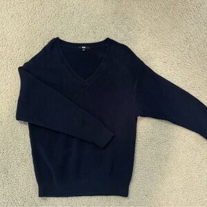 Uniqlo Women's Navy V-Neck Sweater